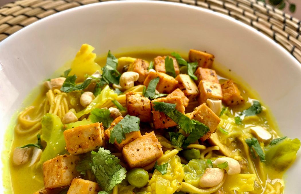 Ramen vegetariano com caril